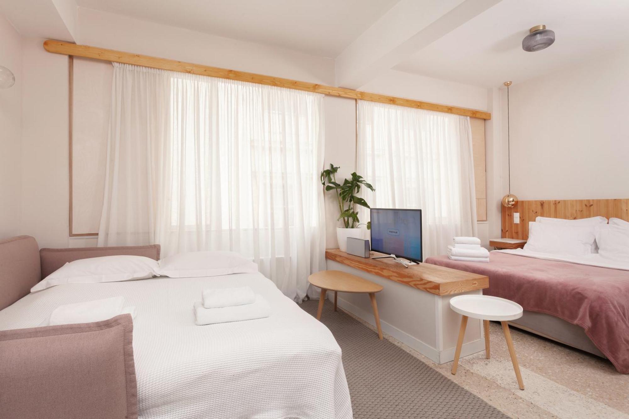 The Marble Suites, Plaka